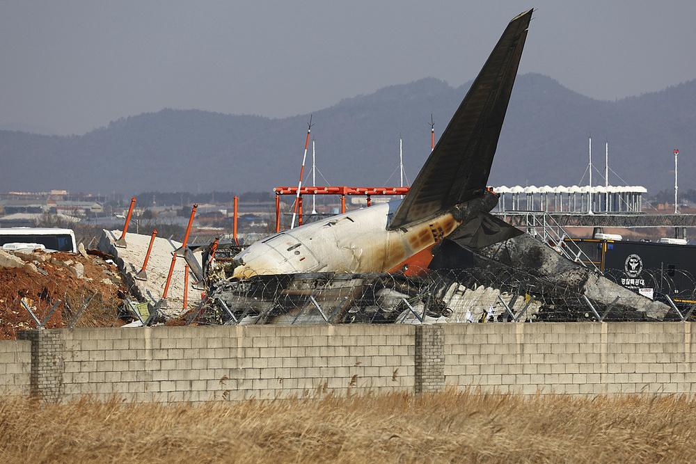 韓客機(jī)碰撞爆炸事故已致120人死亡