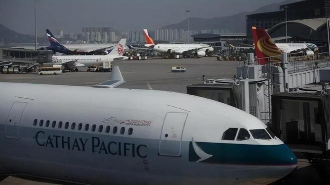 國泰連續(xù)兩日航班36人機上發(fā)燒