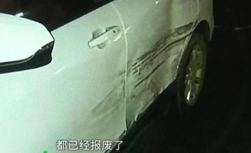 百萬新車被剮蹭 車主僅讓對方擦一下